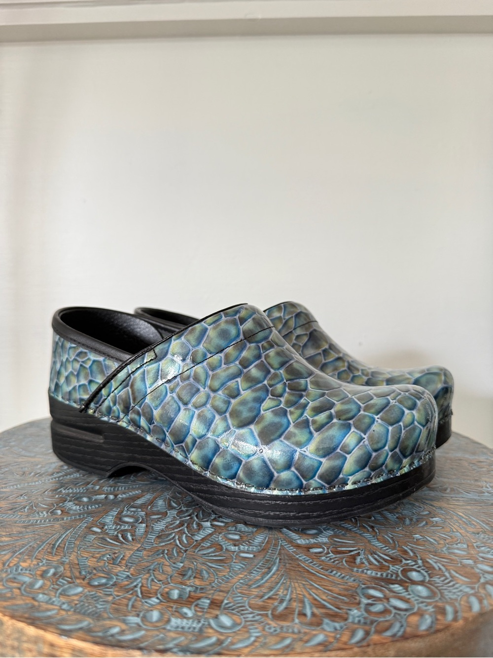 Like New! Dansko Professional Metallic Print Patent Leather Clogs Size 36